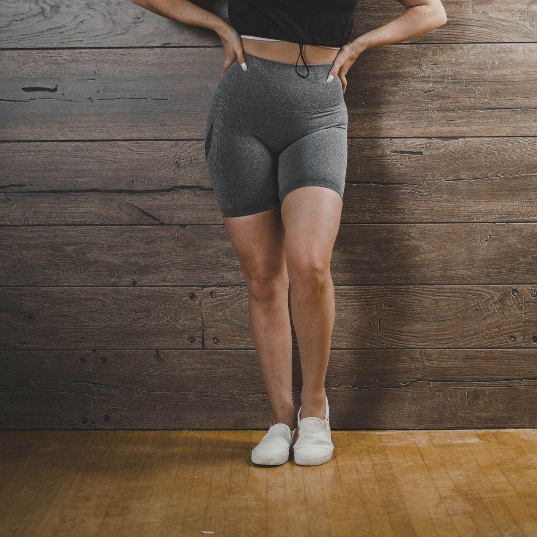 Woven Scrunch Bike Shorts - Heather Grey (Women's)